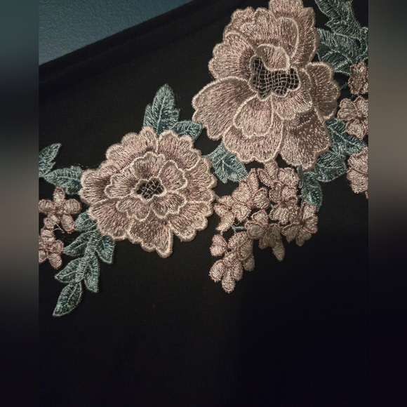Verve Ami Black Cold Shoulder Long Sleeve Top With Floral Embroidery, Size XL - Picture 3 of 10
